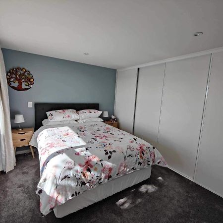 Fully Renovated Hillside Apartment Close To City Christchurch Exteriér fotografie