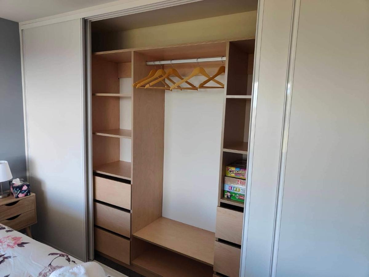 Fully Renovated Hillside Apartment Close To City Christchurch Exteriér fotografie