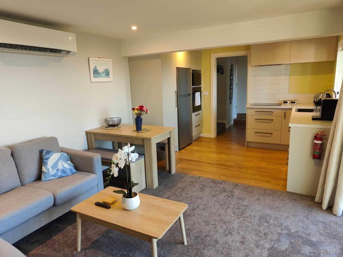 Fully Renovated Hillside Apartment Close To City Christchurch Exteriér fotografie